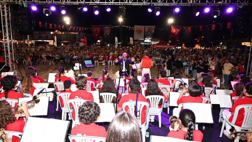 Kemer Halkı 30 Ağustos’ta Tek Yürek Oldu 1